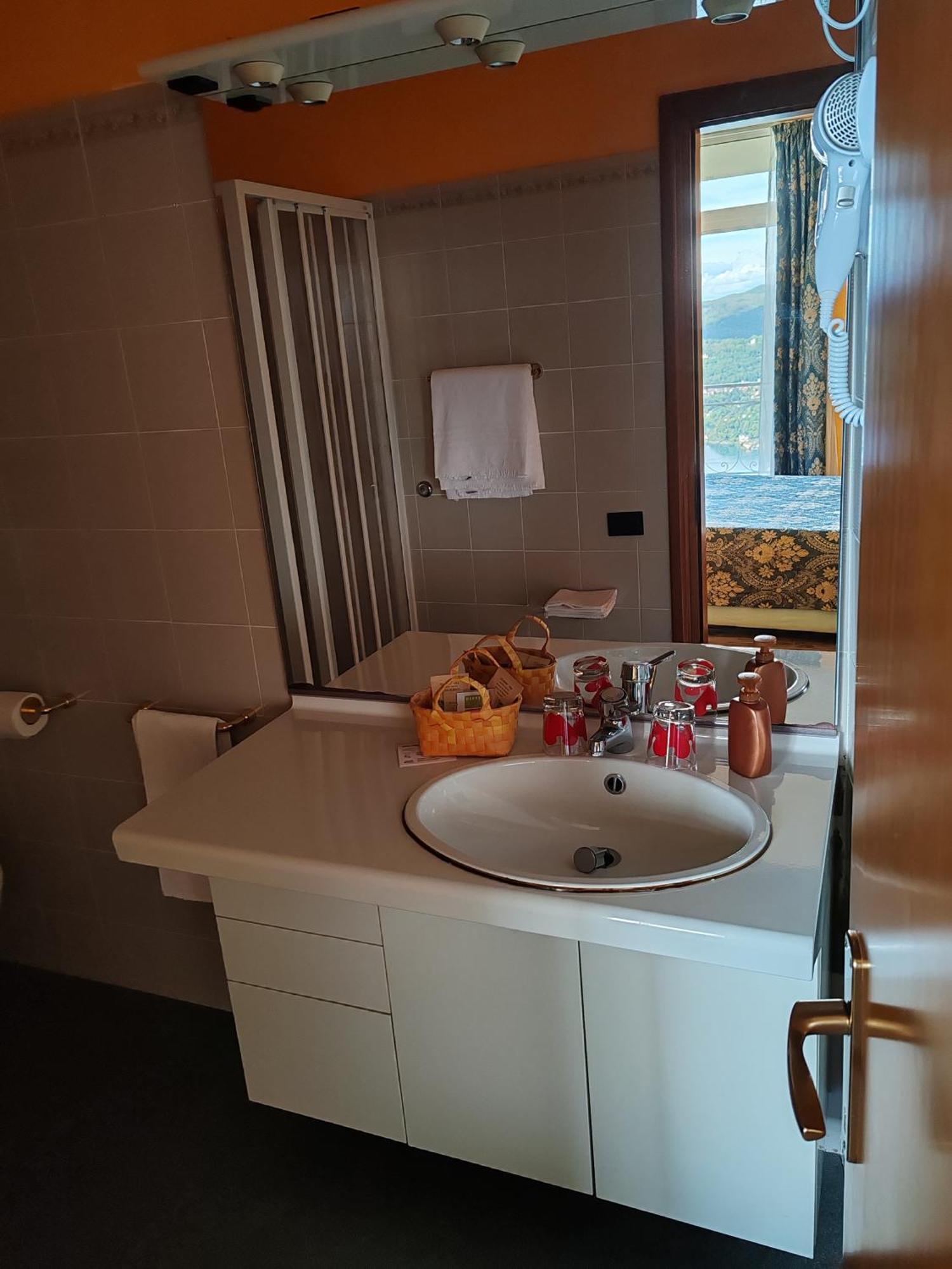 Hotel Panoramico Lago D'Orta (Adults Only) Madonna Del Sasso Екстер'єр фото