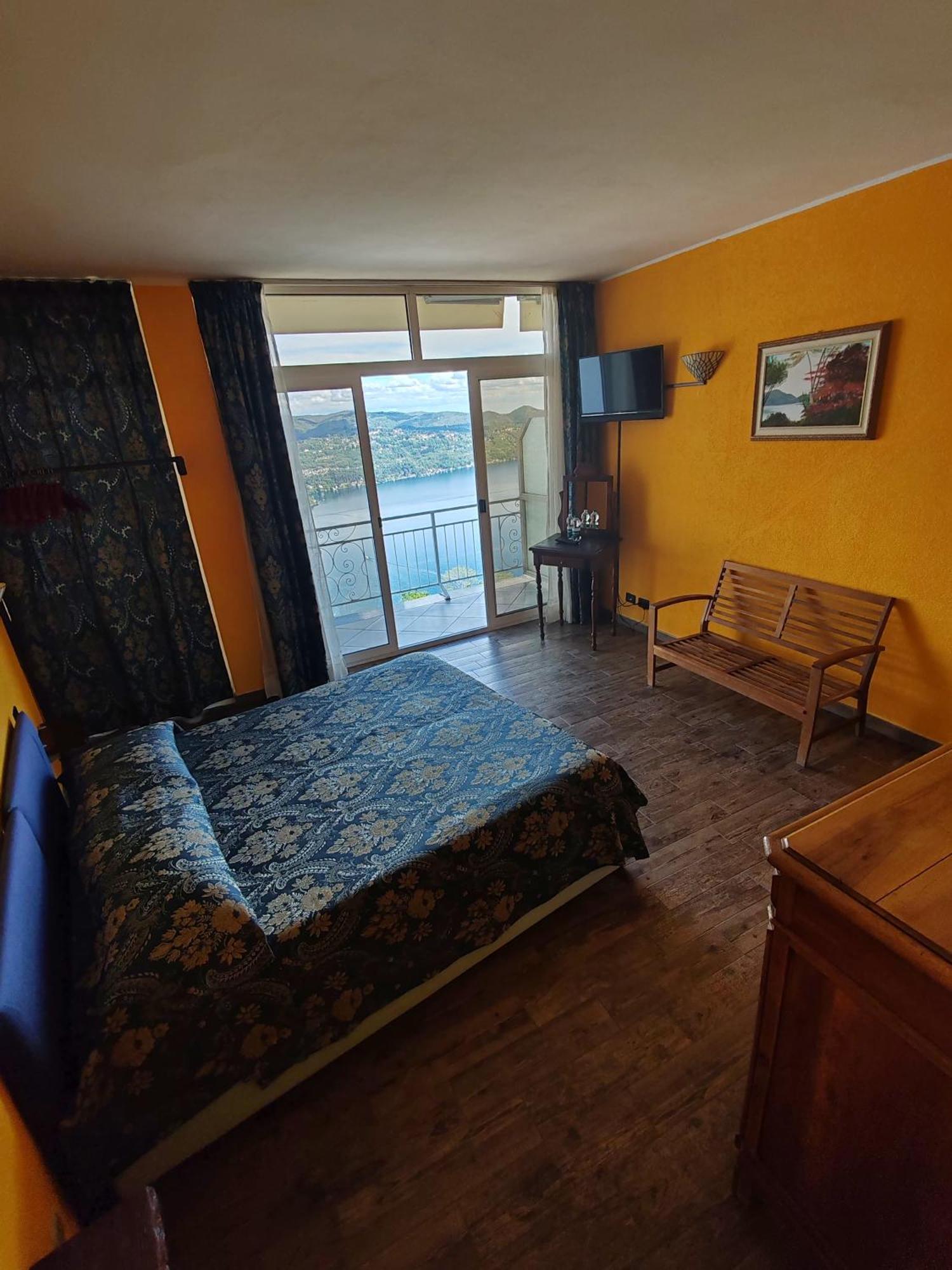 Hotel Panoramico Lago D'Orta (Adults Only) Madonna Del Sasso Екстер'єр фото