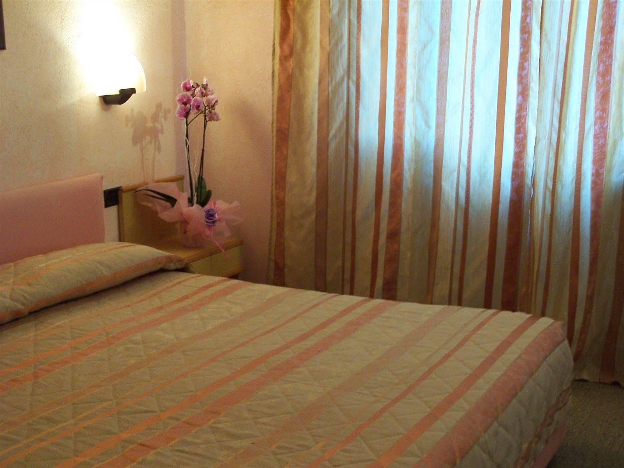 Hotel Panoramico Lago D'Orta (Adults Only) Madonna Del Sasso Екстер'єр фото